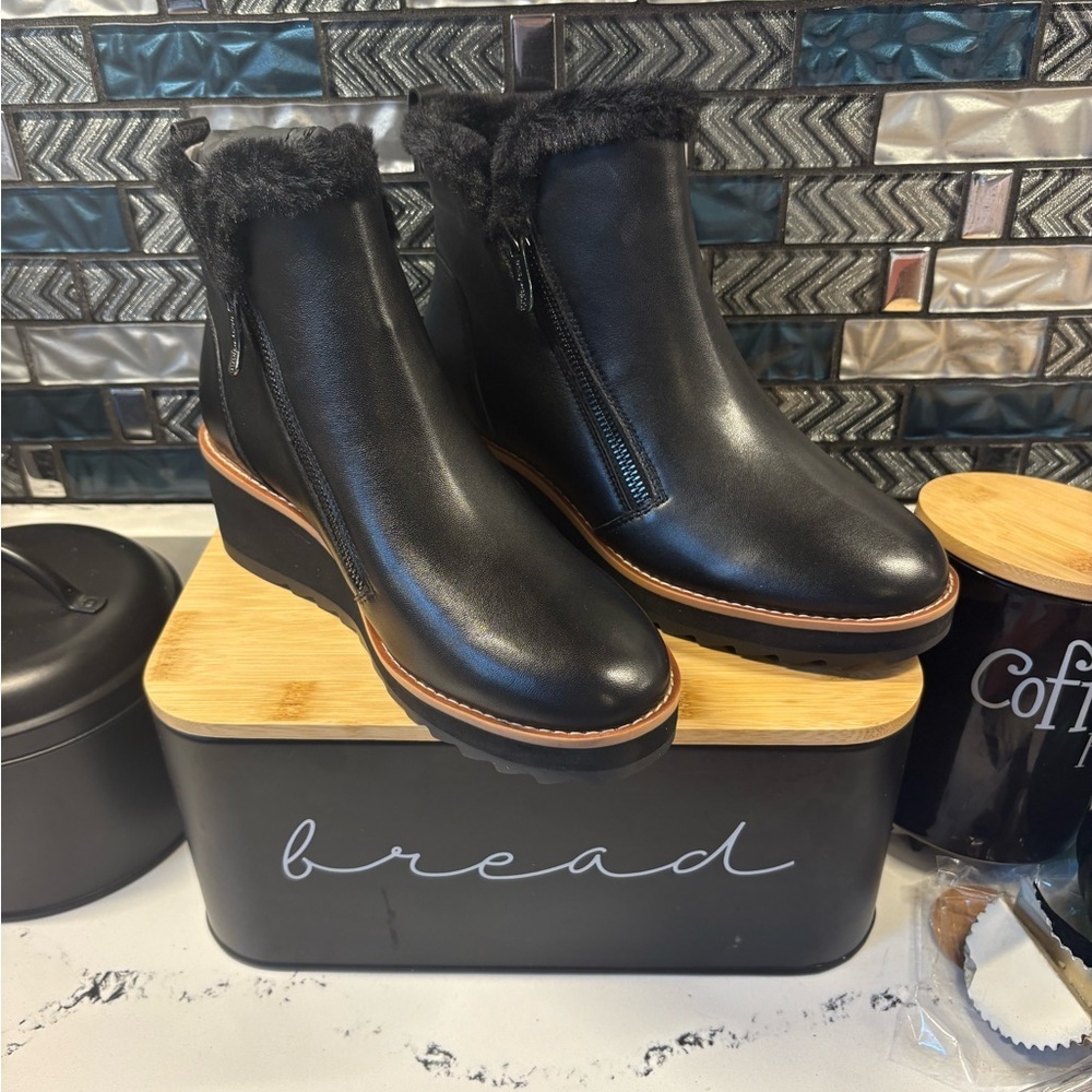 Easy Spirit Black Wedge Boots